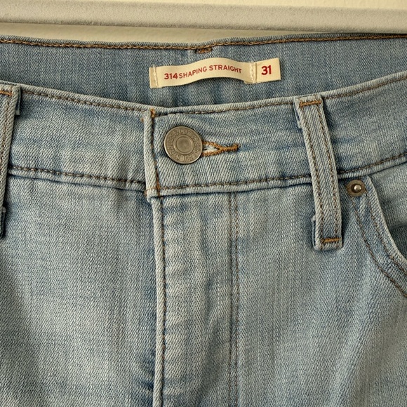 Levi’s 314 Shaping Straight Jeans Women’s Size 31 Light Wash Mid Rise Stretch - Picture 3 of 10